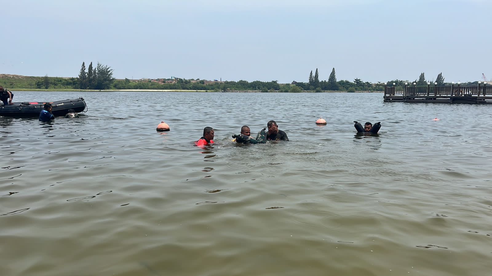 Prajurit Pasopati Bekali Ilmu Sea Survival Kepada Siswa Gapura Panca Waluya Batch VI Prajurit Pasopati Bekali Ilmu Sea Survival Kepada Siswa Gapura Panca Waluya Batch VI