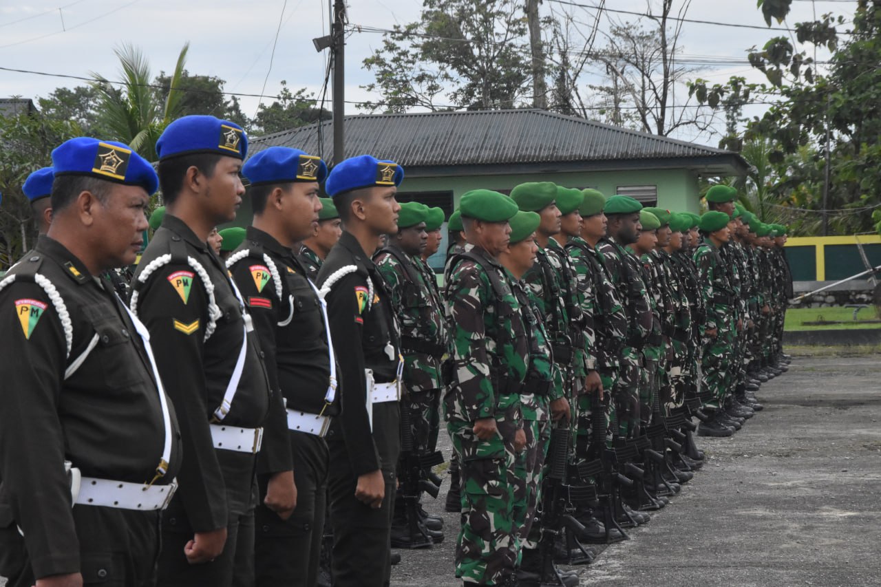 Peringati Hari Sumpah Pemuda Ke-97 Tahun 2025, Dandim 1710/Mimika Pimpin Upacara Pengibaran Bendera Peringati Hari Sumpah Pemuda Ke-97 Tahun 2025, Dandim 1710/Mimika Pimpin Upacara Pengibaran Bendera