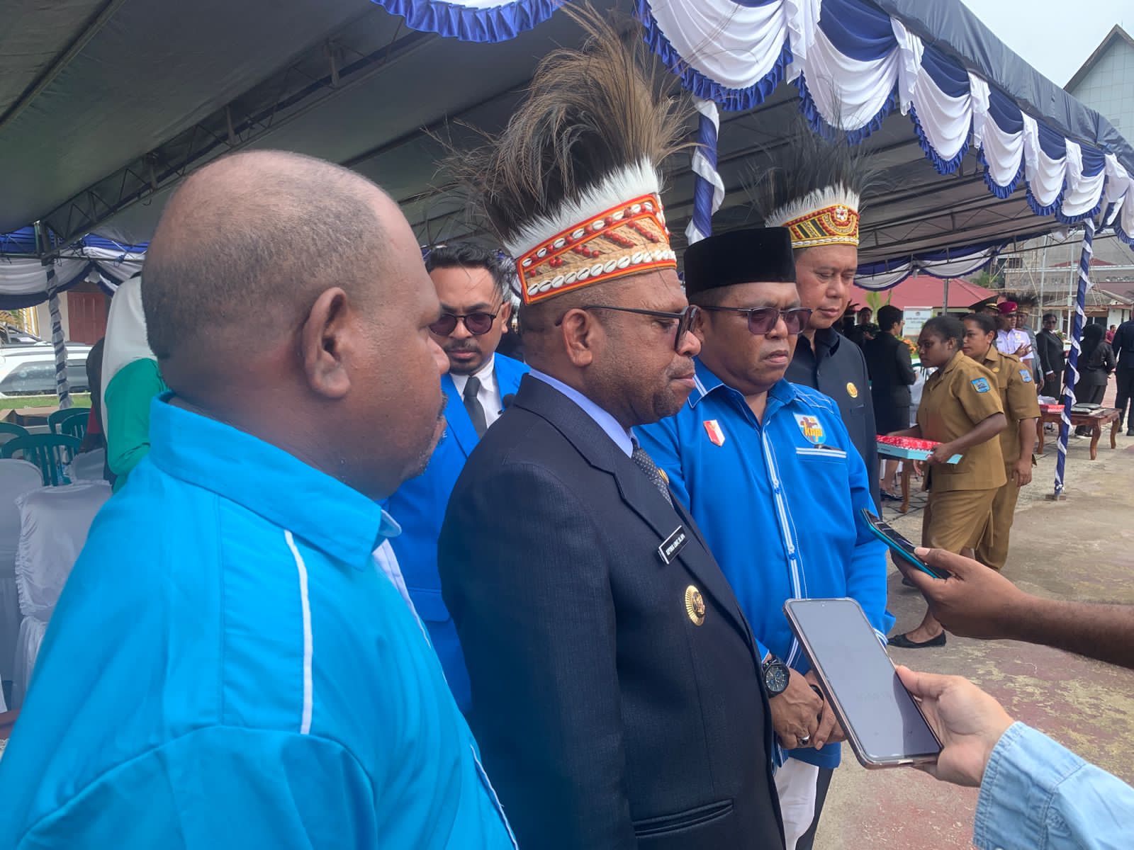 Wali Kota Sorong Ajak Pemuda Bergerak dan Bersatu Wujudkan Indonesia Maju di Hari Sumpah Pemuda ke-97 Wali Kota Sorong Ajak Pemuda Bergerak dan Bersatu Wujudkan Indonesia Maju di Hari Sumpah Pemuda ke-97