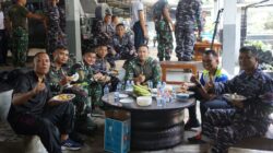 Jalin Silaturahmi dan Pererat Kekeluargaan, Prajurit Kompi Markas Yonif 2 Marinir Laksanakan Makan Bersama