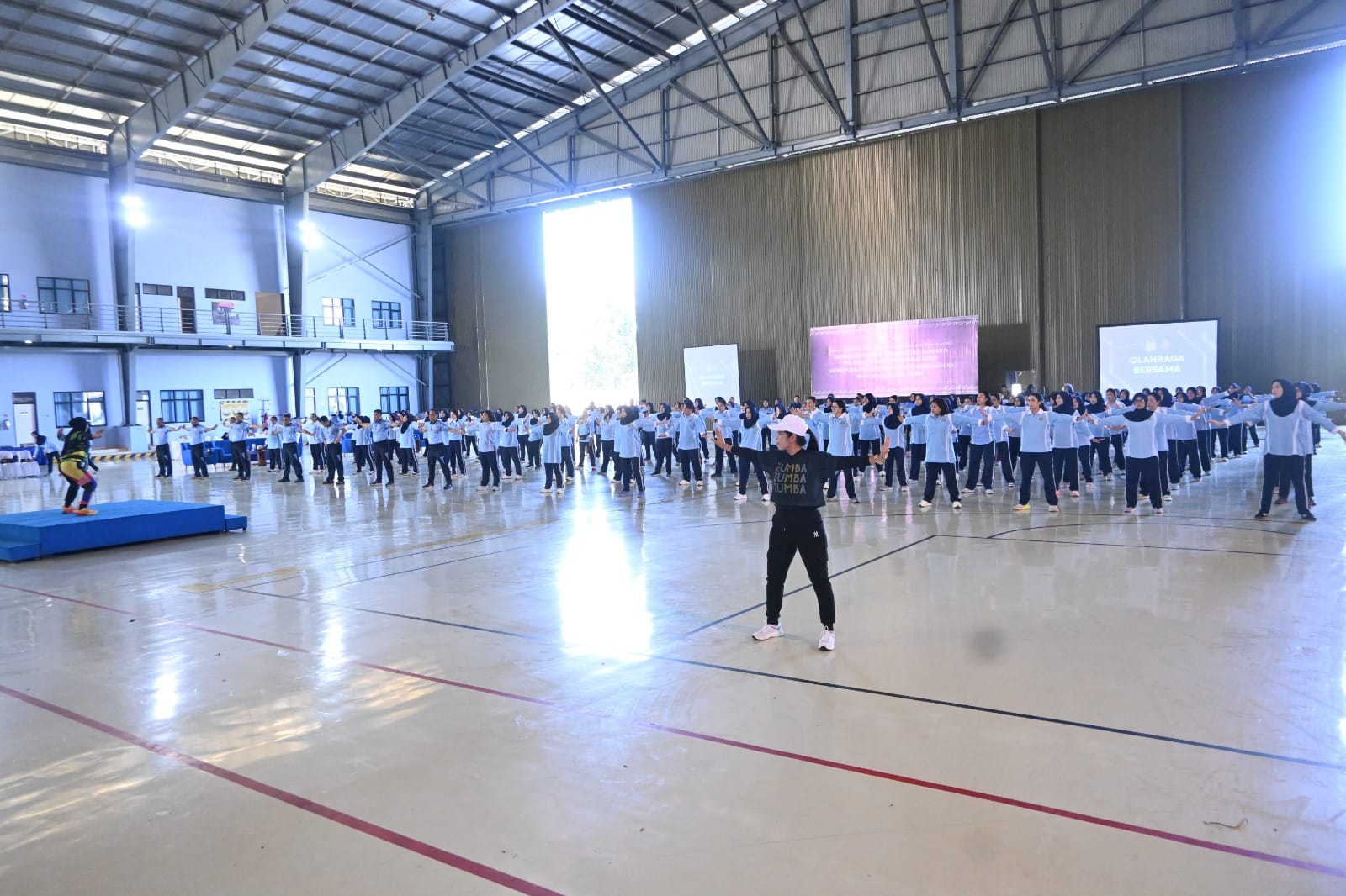 Danlanud Sultan Hasanuddin Hadiri Olahraga Bersama Dalam Rangka HUT Ke-69 PIA Ardhya Garini