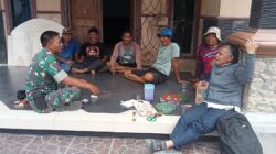 Babinsa Kerta Buana Ciptakan Keakraban dengan Warga Binaan Melalui Komsos