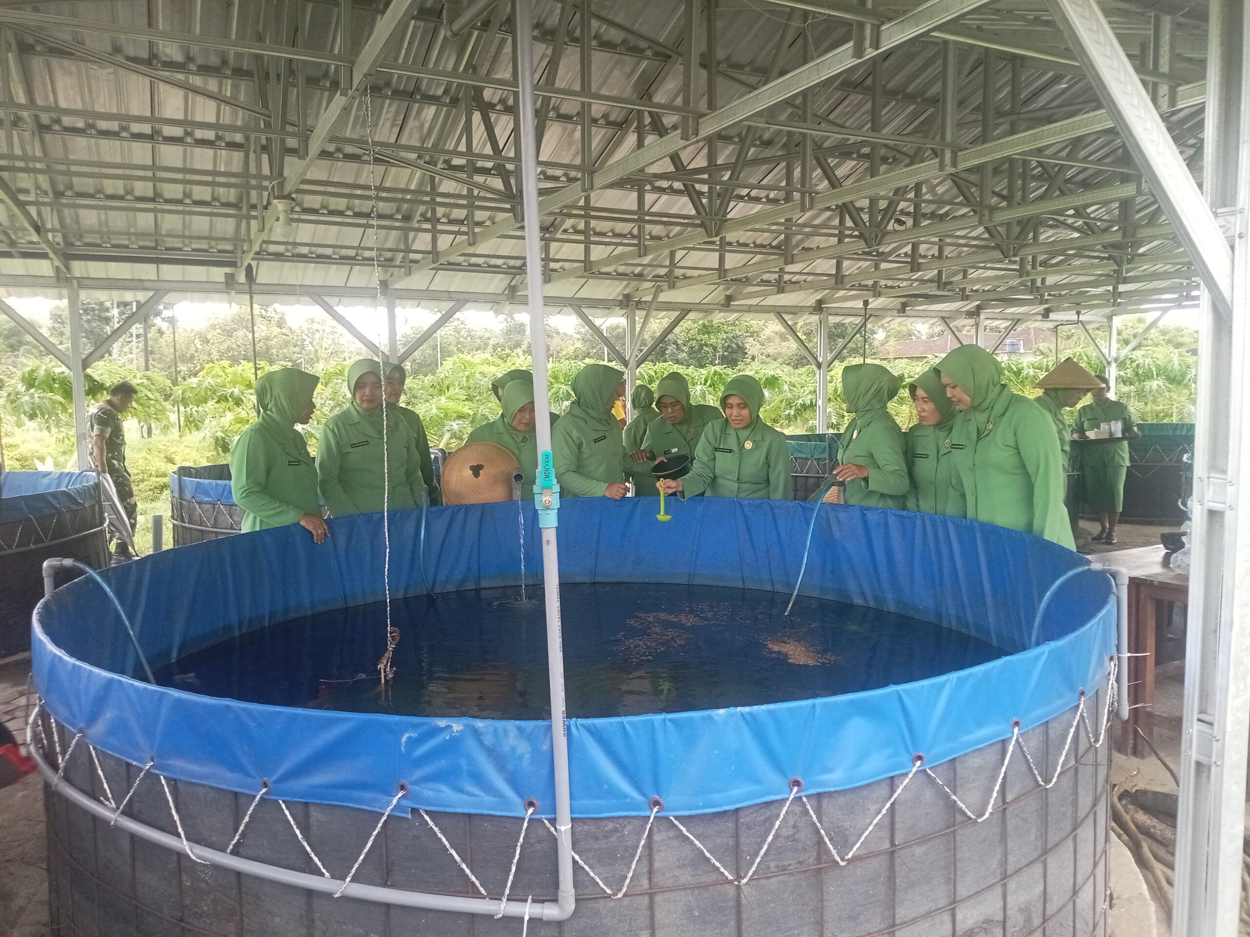 Pererat Tali Silaturahmi, Ketua Persit Kartika Chandra Kirana Cabang XXII Dim 0808 Kunjungi Ranting Jajaran