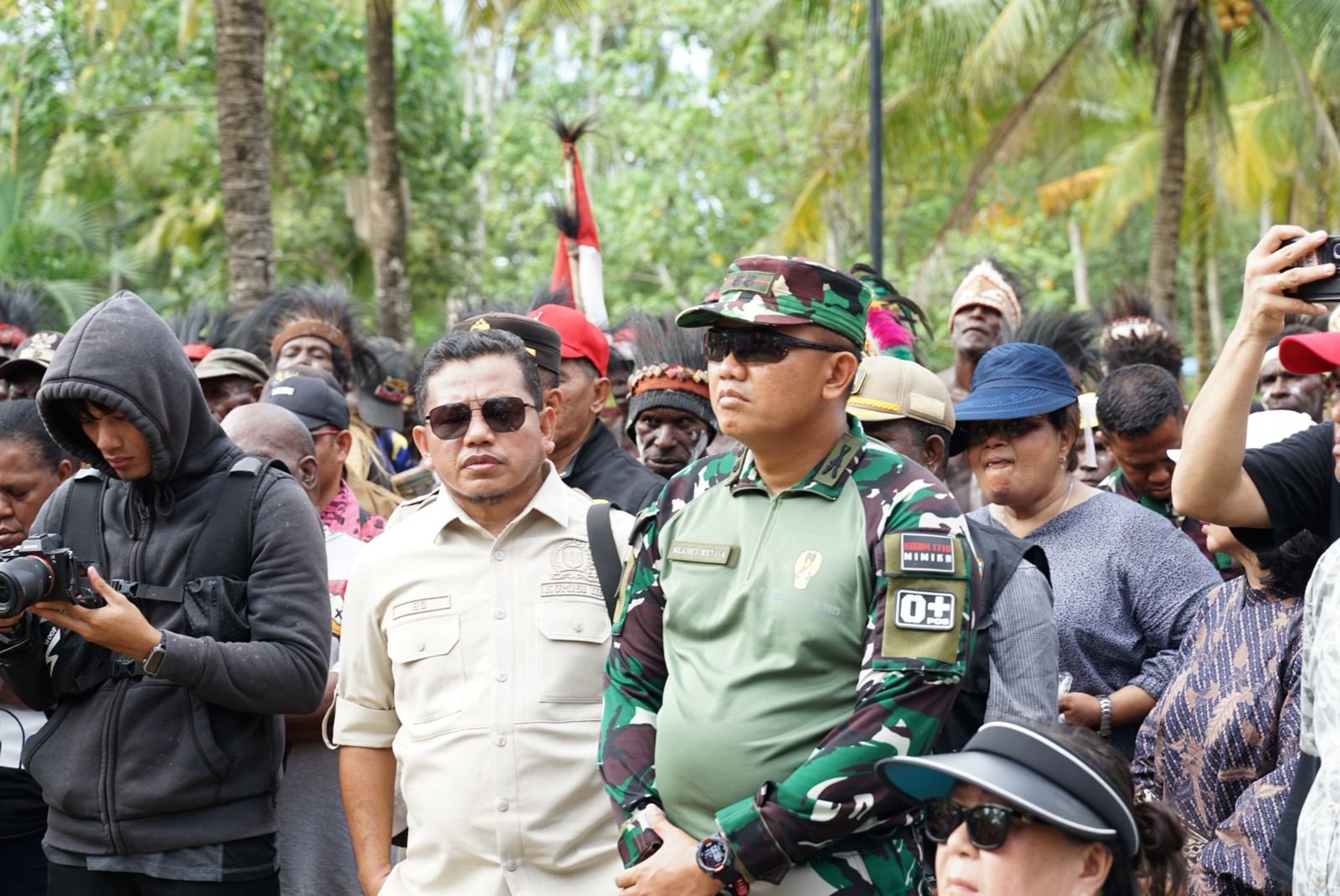 Hari Terakhir Kunker, Dandim 1710/Mimika Dampingi Bupati Tinjau Fasilitas Umum dan Serap Aspirasi Masyarakat di Distrik Amar