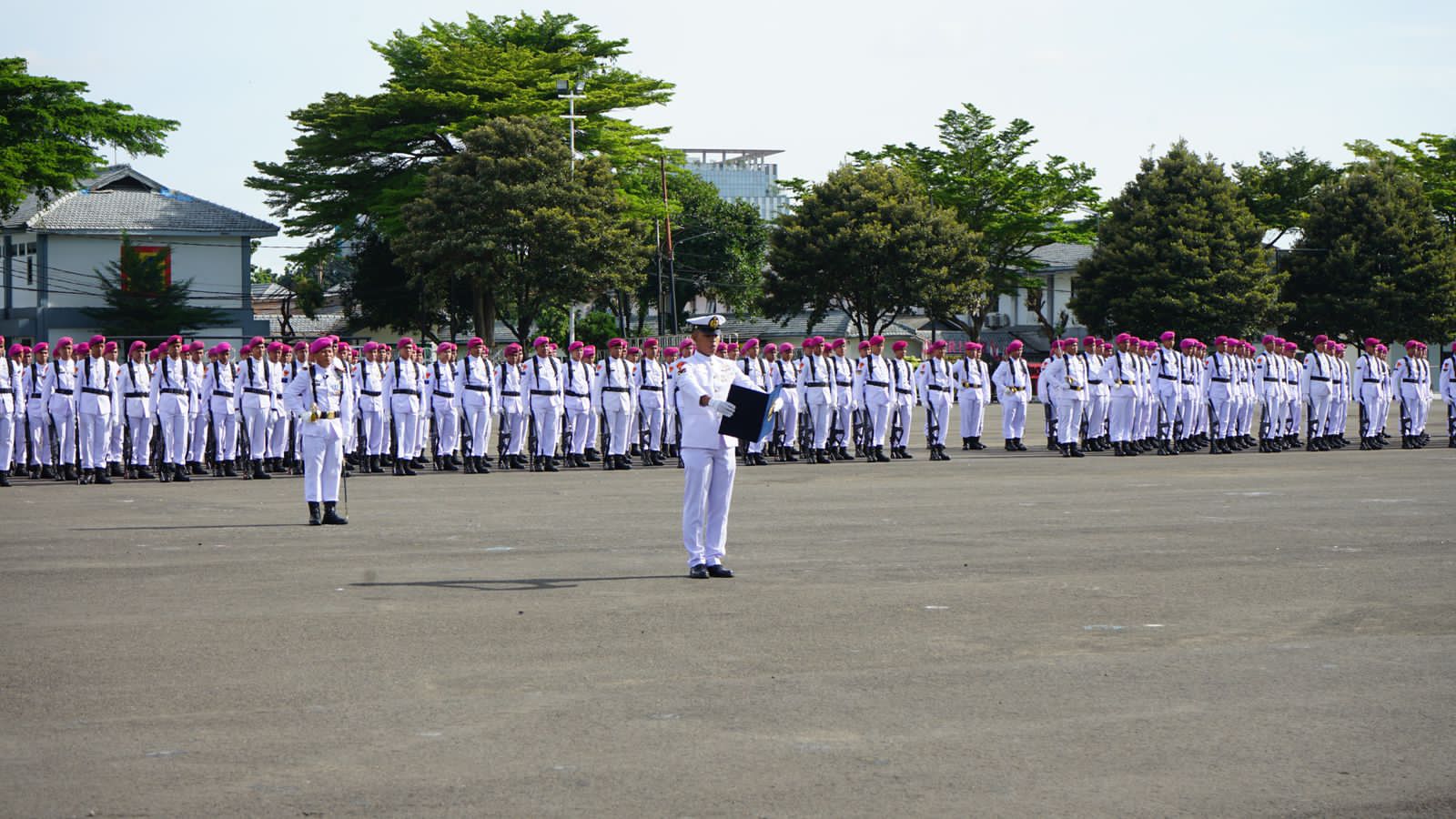 Kenang Jasa Para Pahlawan, Prajurit Yonif 2 Marinir Ikuti Upacara Peringatan Hari Pahlawan