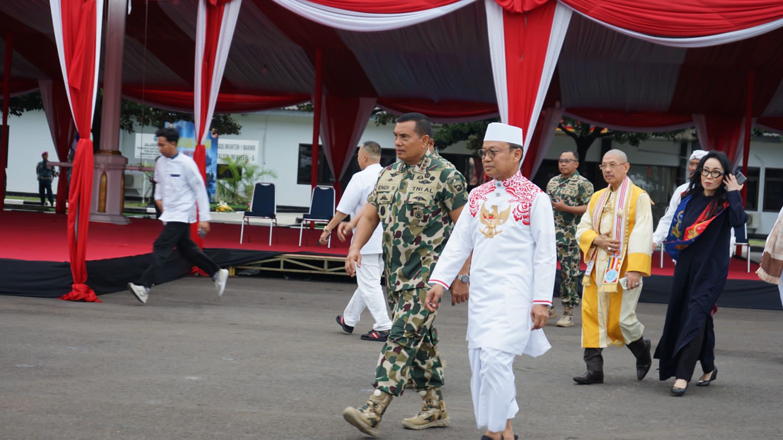 Penuh Khidmat Prajurit Yonif 2 Marinir Ikuti Doa Lintas Agama Jelang HUT Korps Marinir ke-80