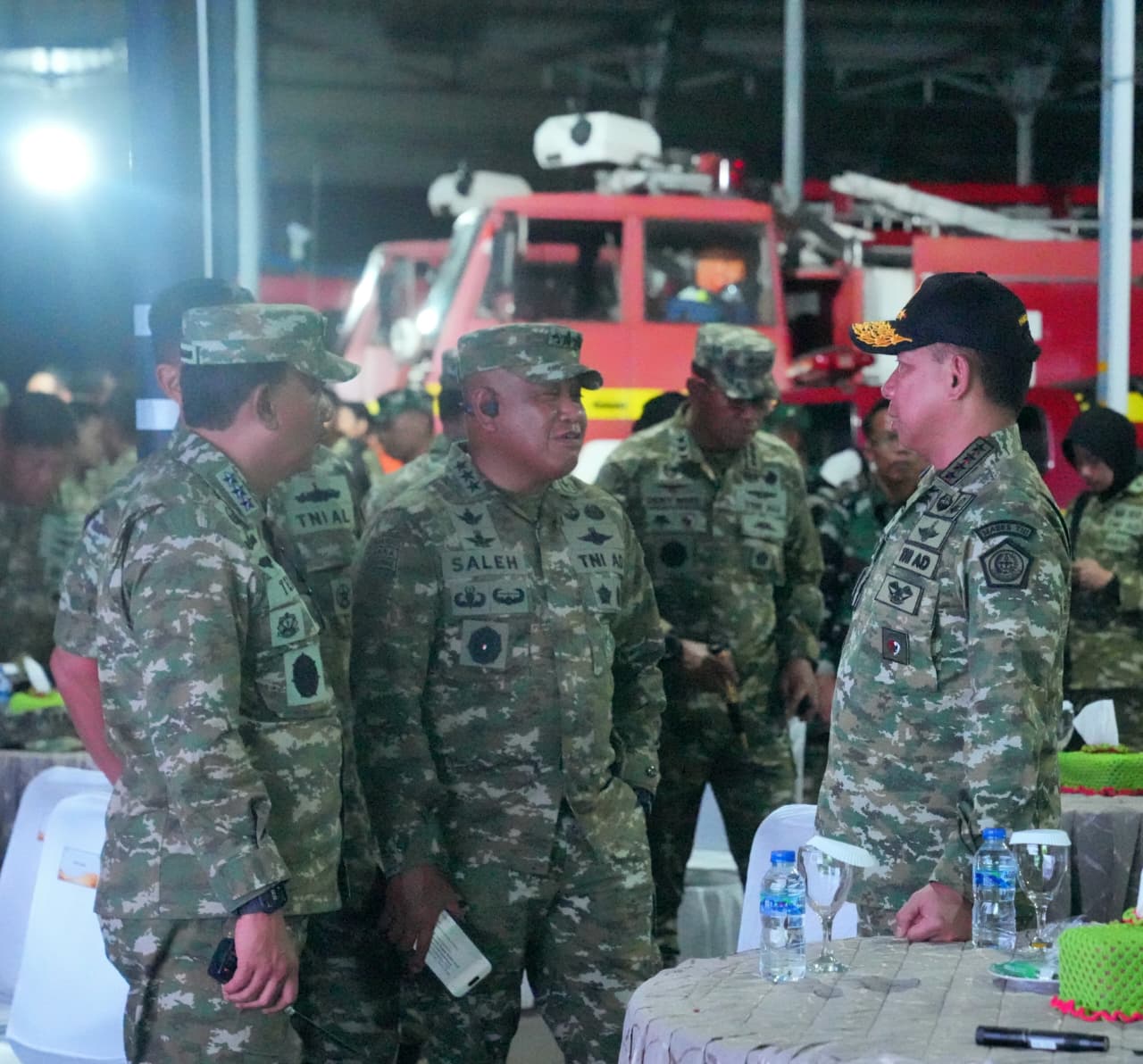 Panglima TNI Tinjau Latihan Terjun Malam di Bangka, Tingkatkan Kesiapsiagaan dan Pengamanan Wilayah Panglima TNI Tinjau Latihan Terjun Malam di Bangka, Tingkatkan Kesiapsiagaan dan Pengamanan Wilayah