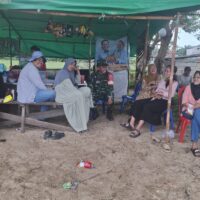 Jalin Silahturahmi, Babinsa Tanjung Tengah Laksanakan Komsos Dengan Warga