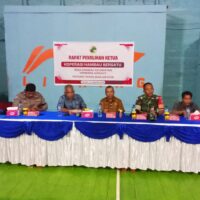 Babinsa Koramil Kembang Janggut Hadiri Rapat Pemilihan Ketua Kopdes Hambau Bersatu