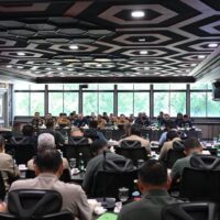 Presiden RI, Menhan RI dan Panglima TNI Rapat Evaluasi Percepatan Pembangunan KDKMP