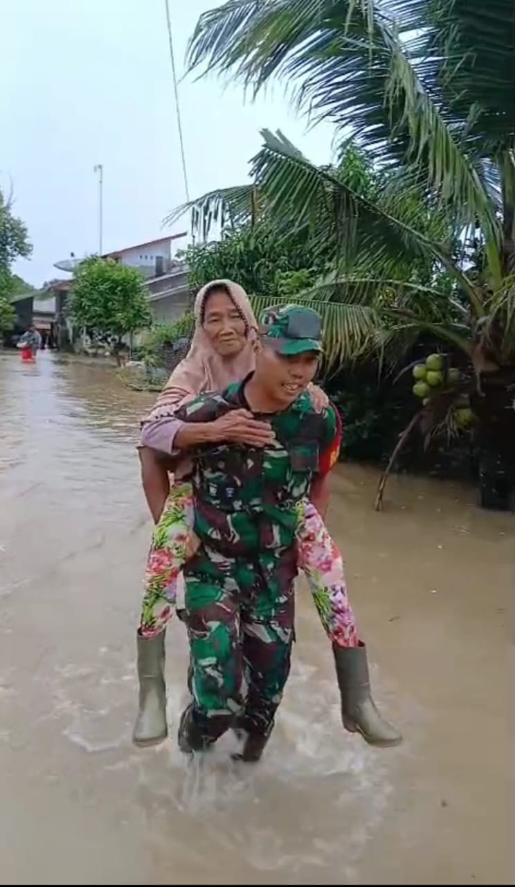 Kadispenad : TNI AD Responsif Tangani Banjir di Aceh dan Longsor di Sumbar