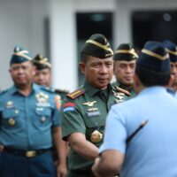 Panglima TNI Berikan Kuliah Umum kepada 111 Pasis Sesko TNI dan Resmikan Lapangan Olahraga Sesko TNI