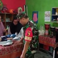 Babinsa Sukorejo Dampingi Kegiatan Percepatan Penanganan Stunting Di Posyandu Delima 3
