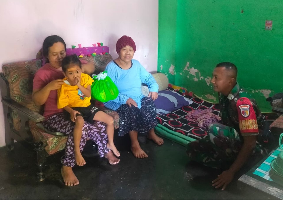 Wujudkan Generasi Sehat, Babinsa Tawangsari Kawal Percepatan Penurunan Stunting di Wilayah Garum