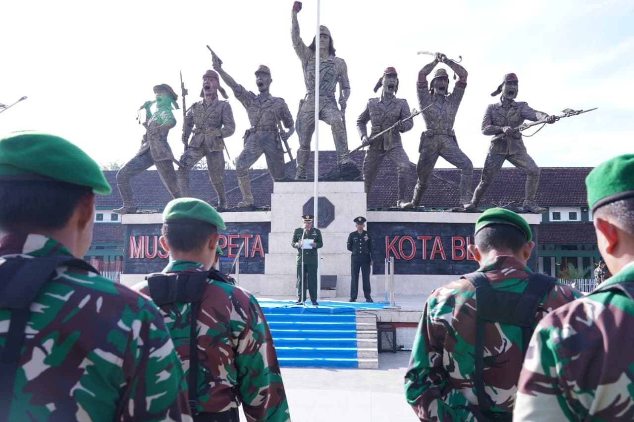 Kasdim 0808/Blitar Pimpin Upacara Peringatan Hari Bela Negara Ke 77 Tahun 2025