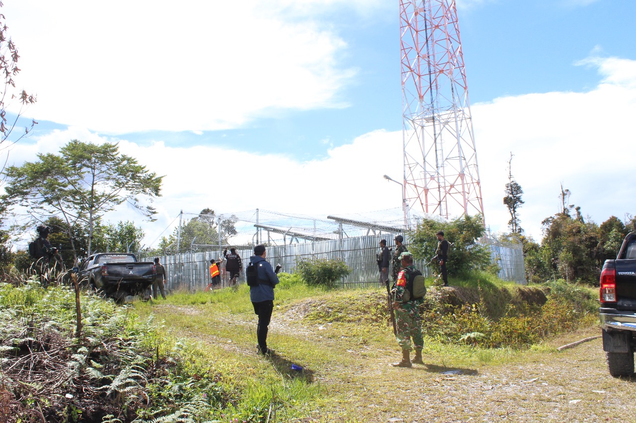 Kodim 1714/PJ Terlibat Upaya Peningkatan Komunikasi di Wilayah Melalui Pemasangan Tower Repeater