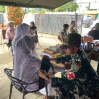 Terobos Pedalaman Gayo Lues, Tim Kesehatan Gabungan TNI dan Relawan Beri Pelayanan Kesehatan Korban Banjir