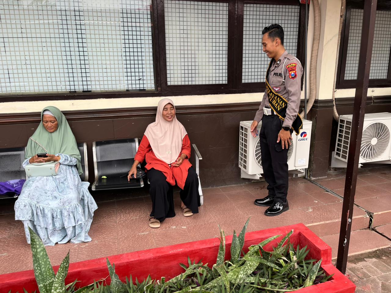 Sentuhan Kemanusiaan Satlantas Tuban, Warga Merasa Lebih Dihargai