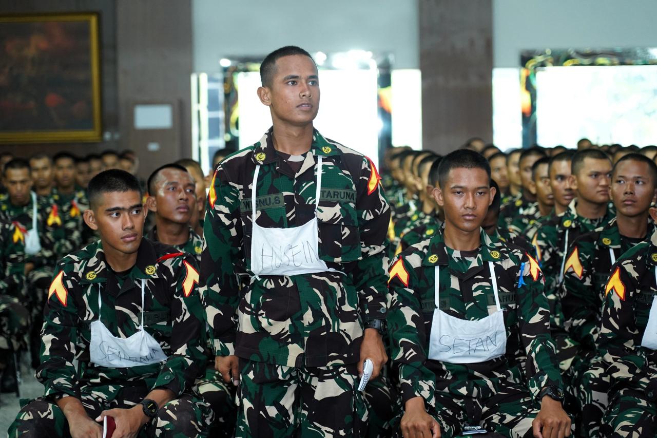 Gubernur Akmil Berikan Pembekalan kepada 713 Taruna Tingkat I/Pratar