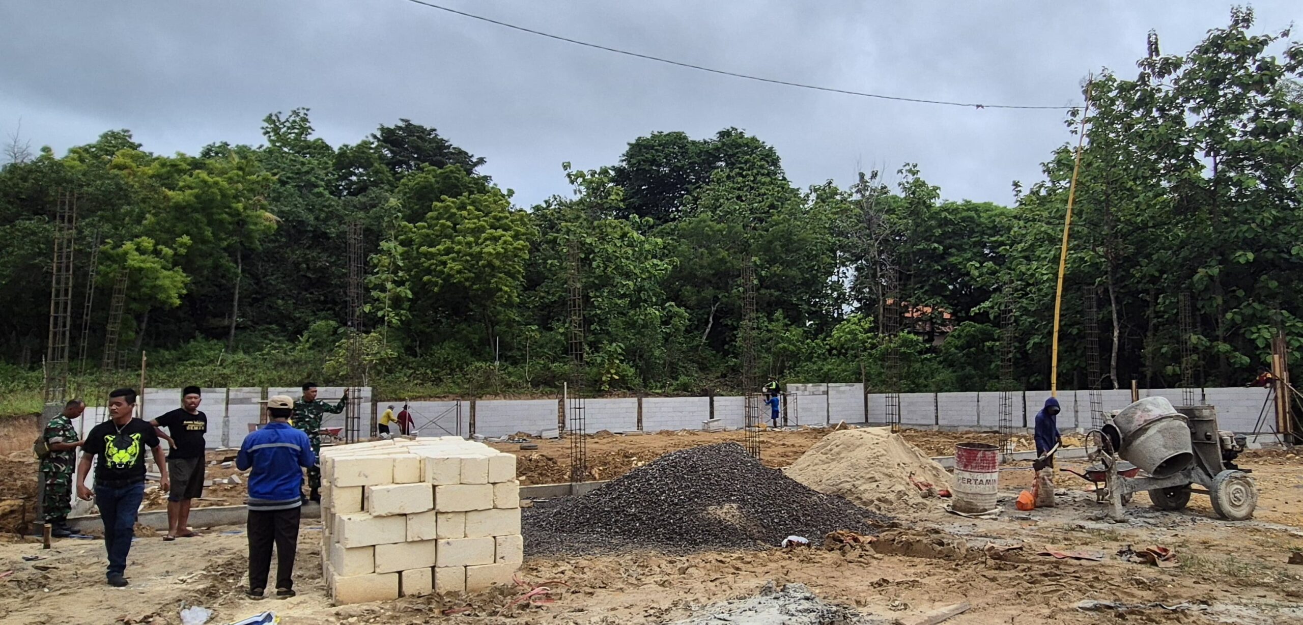 Kades dan TNI Kawal Pembangunan, Warga Desa Ngepon Merasa Hidup Mereka Mulai Berubah