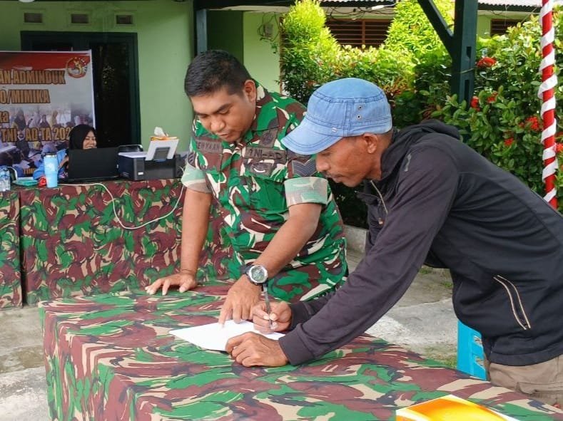 Kodim 1710/Mimika Gelar Pendampingan Pembuatan Adminduk Dalam Rangka Hari Juang TNI AD