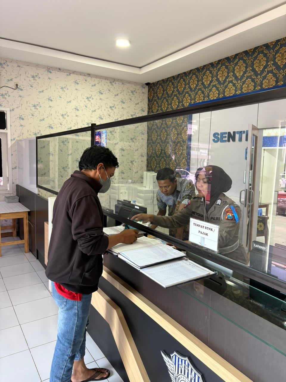 Polantas Menyapa: Program Polisi yang Merangkul Masyarakat Tuban