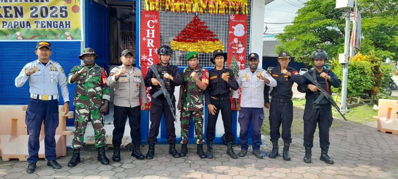 Ciptakan Rasa Aman Serta Perkokoh Rasa Toleransi, Personel Kodim 1710/Mimika Laksanakan Pengamanan Ibadah Natal