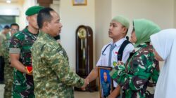 Panglima TNI Kuatkan Hati Keluarga Almarhum Prajurit TNI yang Gugur dalam Penanganan Bencana di Padang