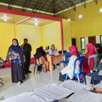 Babinsa Sriraharja Kawal Pengobatan Gratis Lansia Oleh Posyandu