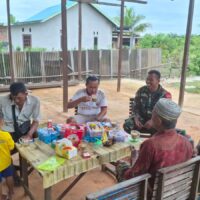 Jalin Silahturrahmi, Babinsa Tanjung Tengah Komsos Dengan Warga Binaan