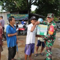 Peringatan Hari Juang TNI AD ke-80, Kodim 0913/PPU Laksanakan Kegiatan Sosial Pembagian Sembako Kepada Masyarakat Kurang Mampu