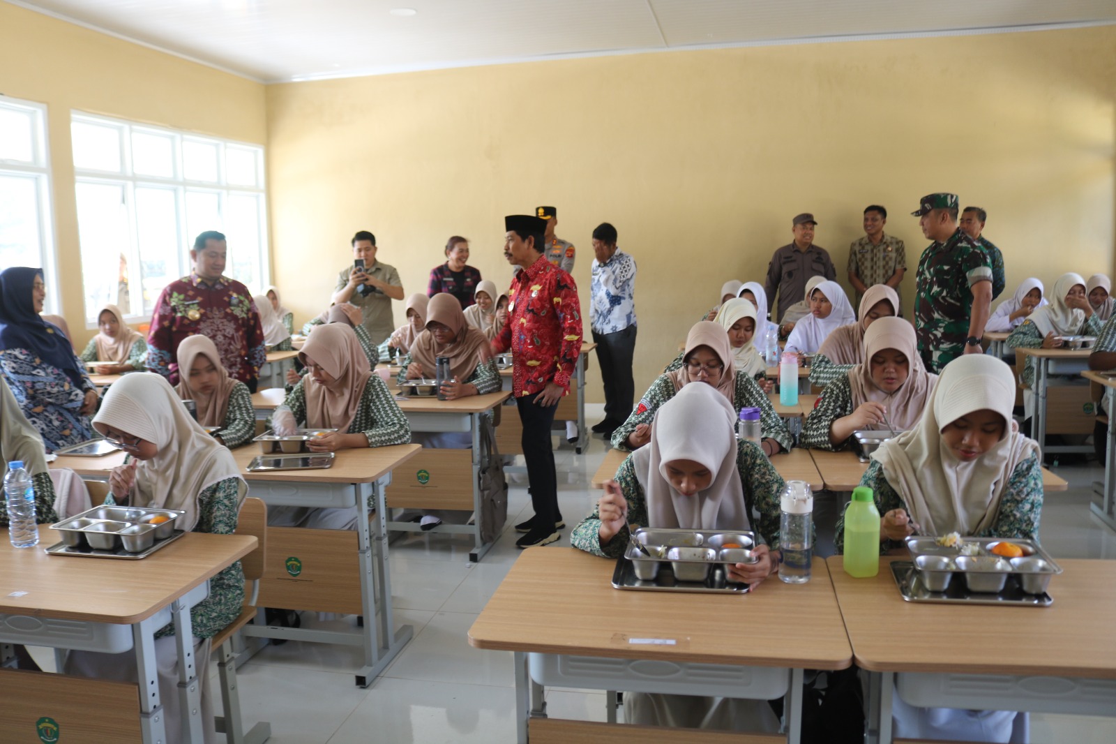 Dandim 0913/PPU Bersama FORKOPIMDA Kab PPU Pantau Penyaluran dan Pendistribusian MBG