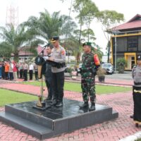 Jelang Natal dan Tahun Baru, Anggota Kodim 0913/PPU Ikuti Apel Gelar Pasukan Operasi Lilin Mahakam 2025