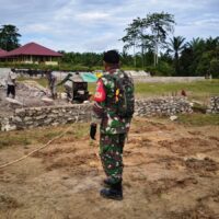 Dukung Penguatan Ekonomi Warga,Babinsa Kel. Sepan Pantau Pembangunan Koperasi Merah Putih