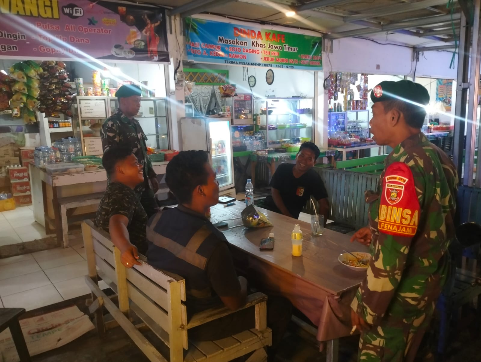 Jaga Keamanan Lingkungan, Babinsa penajam Aktif Kontrol Pos Ronda Malam