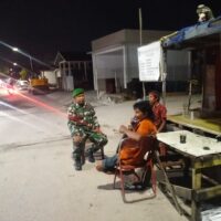 Jaga Keamanan Lingkungan, Babinsa penajam Aktif Kontrol Pos Ronda Malam