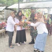 Babinsa Kelurahan Rembang Dampingi Kegiatan Penimbangan Balita Bersama Kader Posyandu