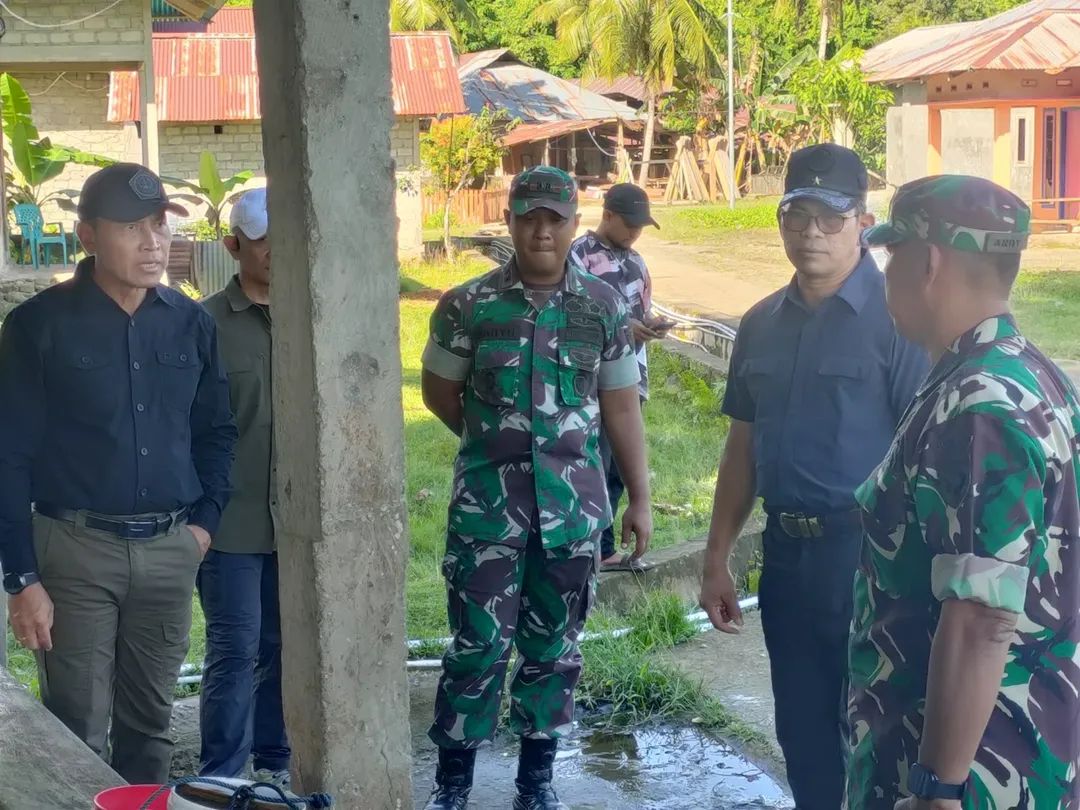 Dukung Kebutuhan Dasar Warga, Dandim 1505/Tidore Dampingi Kaskogabwilhan III Tinjau Lokasi Titik Air Bersih Dukung Kebutuhan Dasar Warga, Dandim 1505/Tidore Dampingi Kaskogabwilhan III Tinjau Lokasi Titik Air Bersih