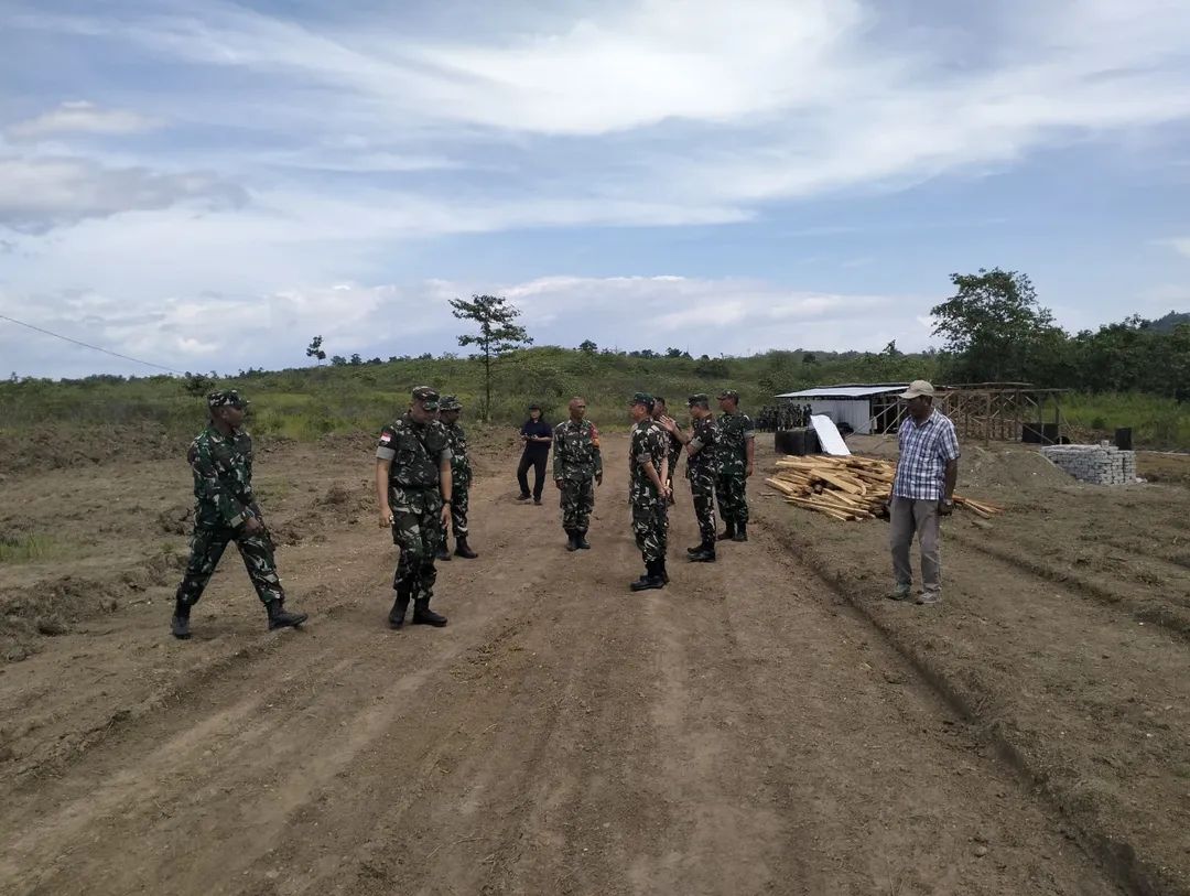 Dandim 1505/Tidore Dampingi Kunjungan Kerja Danrem 152/Babullah Tinjau Lokasi Yon TP di Halmahera Timur Dandim 1505/Tidore Dampingi Kunjungan Kerja Danrem 152/Babullah Tinjau Lokasi Yon TP di Halmahera Timur