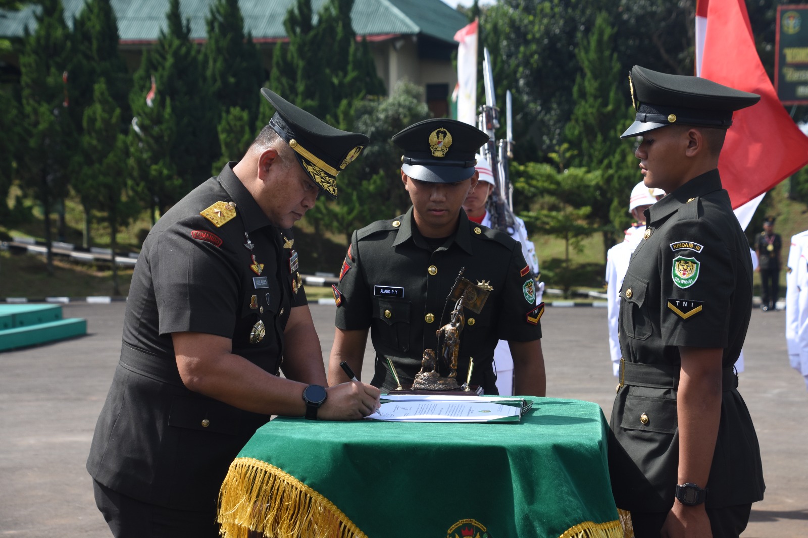 467 Prajurit Siswa resmi dilantik Kasdam III/Slw