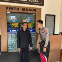 Obrolan Santai Polisi dan Warga, Pelayanan Publik yang Menghangatkan