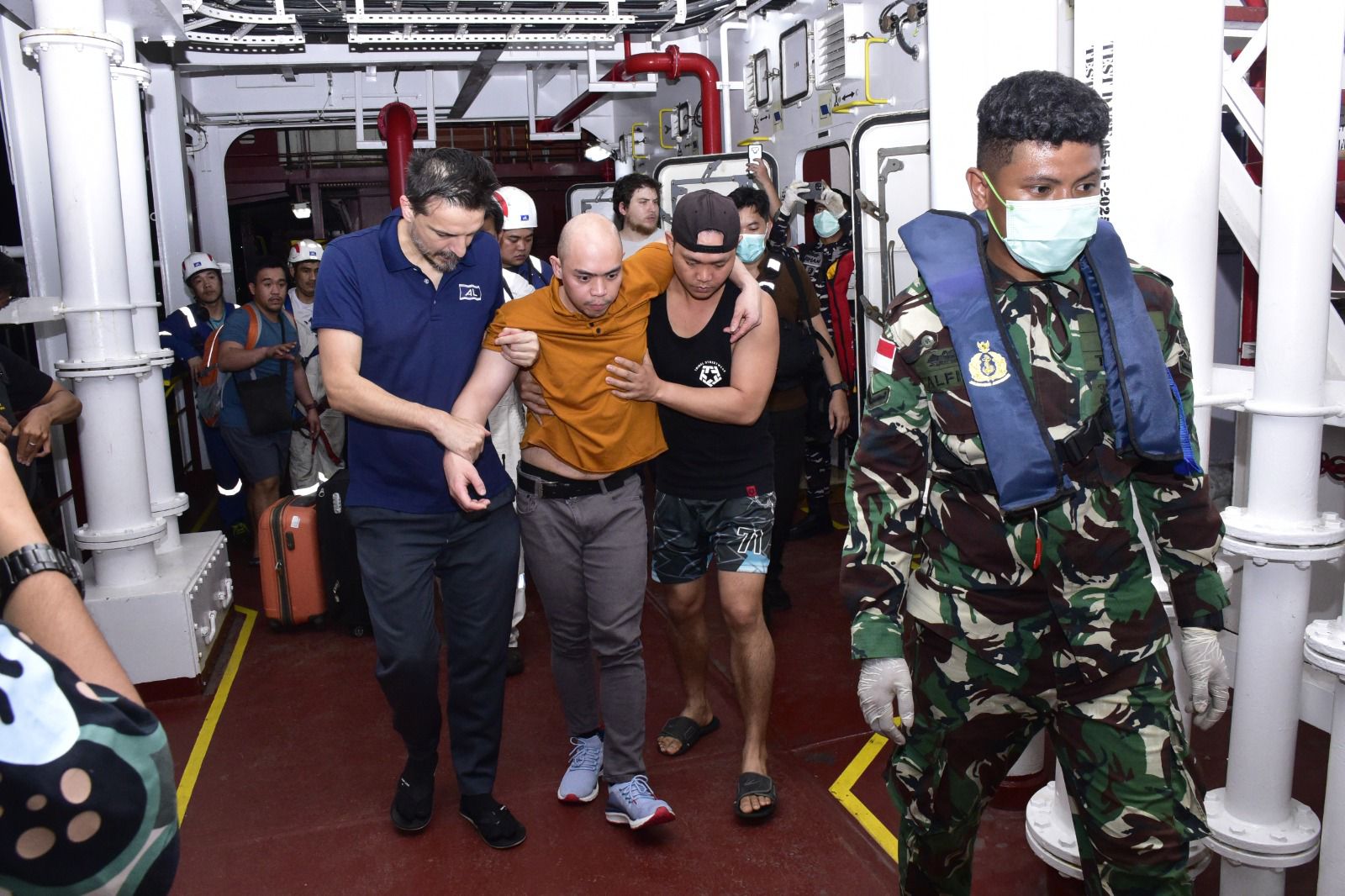 Kodaeral X TNI AL Gerak Cepat Evakuasi ABK MV ALS Luna di Perairan Jayapura