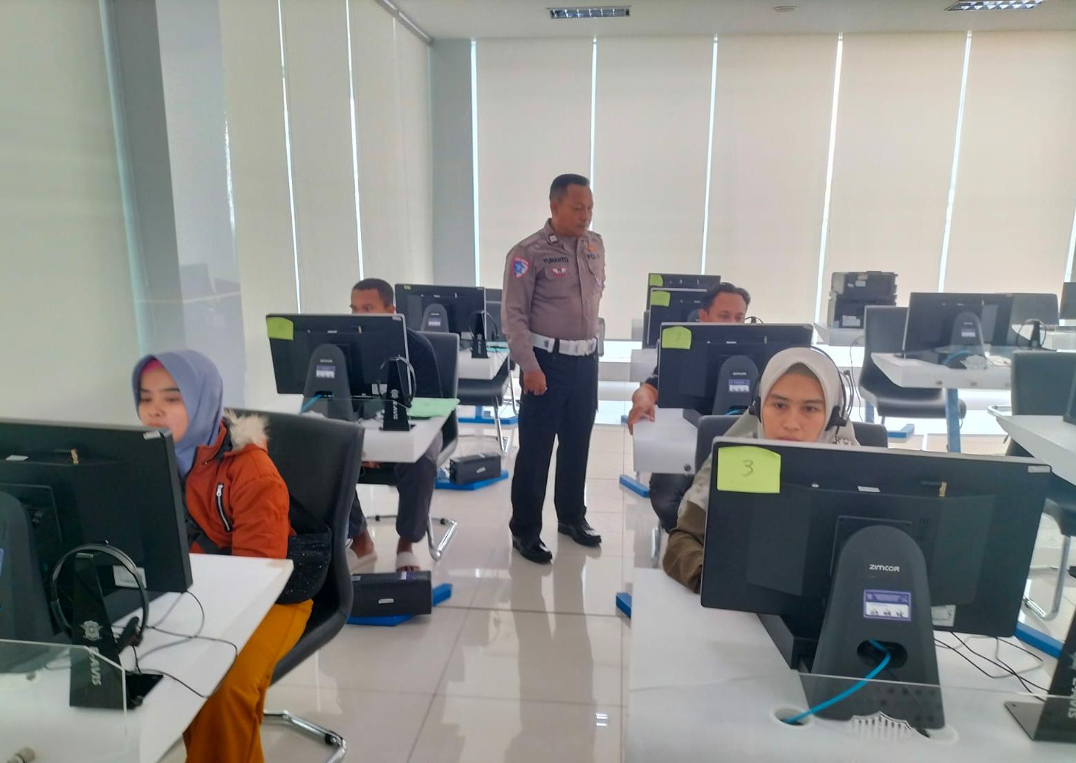 Pelayanan Tanpa Tekanan, Program Polantas Menyapa Dapat Respons Positif Warga