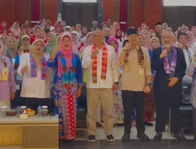 Kerua DPRD Cimahi Wahyu Widyatmoko.SH. Lansia Merupakan Aset Strategis Pembangunan Kerua DPRD Cimahi Wahyu Widyatmoko.SH. Lansia Merupakan Aset Strategis Pembangunan