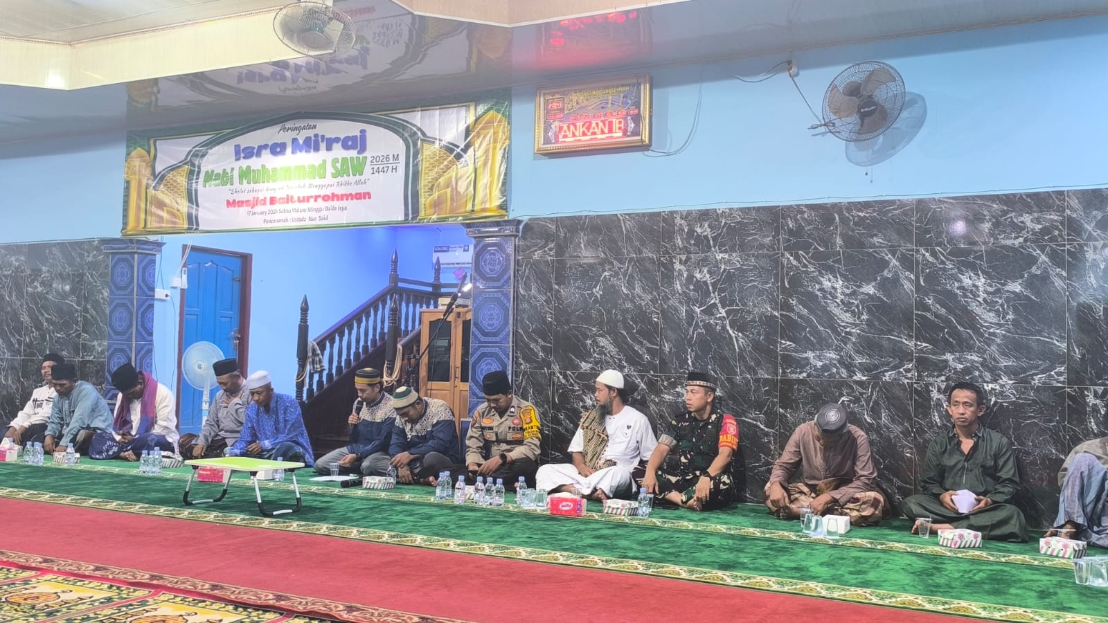 Mewakili Danramil Sepaku ,Babinsa Pemaluan Hadiri Isra Miq’raj Nabi Besar Muhammad SAW 1447 H tahun 2026