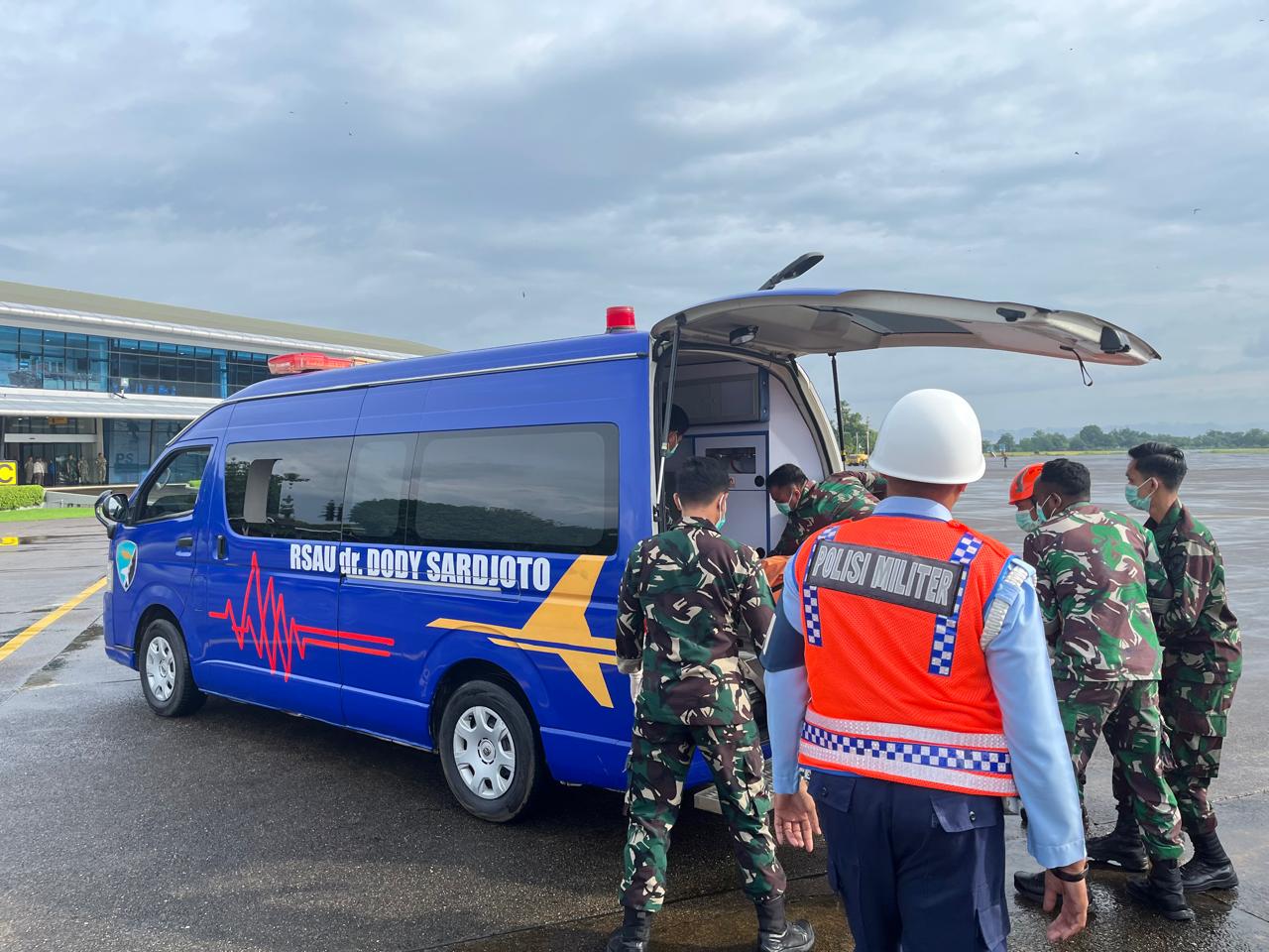 Satu Jenazah Korban Jatuhnya Pesawat ATR 42-500 Berhasil Dievakuasi ke Lanud Sultan Hasanuddin