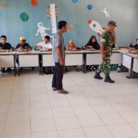 Babinsa Sesumpu Laksanakan Pendampingan Pendistribusian MBG Diwilayah Binaan Babinsa Sesumpu Laksanakan Pendampingan Pendistribusian MBG Diwilayah Binaan