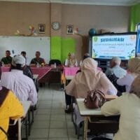 Babinsa Nenang Hadiri Rapat Penentuan Domisili Sistem Penerimaan Murid Baru (SPMB)