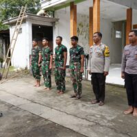 Sinergitas Satgas TMMD Ke 127 Kodim 0808/Blitar Dan Warga, Kerja Bakti Bersihkan Masjid Darul Muna Jelang Ramadhan