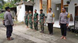 Sinergitas Satgas TMMD Ke 127 Kodim 0808/Blitar Dan Warga, Kerja Bakti Bersihkan Masjid Darul Muna Jelang Ramadhan